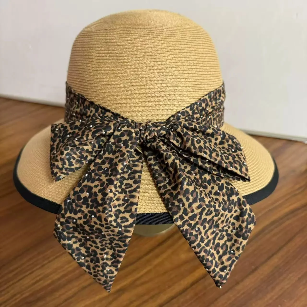 

Women’s Summer Leopard-print Sun Protection Straw Hat – Outdoor Retro Travel Beach Holiday Sun Hat – Elegant Little Top Hat