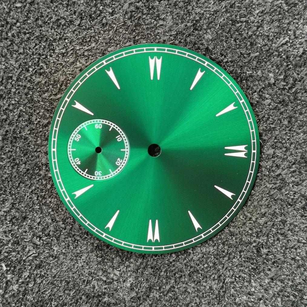 

Watch accessories Watch dial diameter 38.9mm green dial Thickness 0.4mm second hand is at 9 o 'clock Pitch of holes 10mm