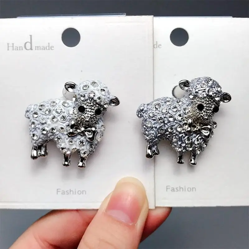 Funkelnde Schaf-Brosche mit Strasssteinen, Rostfreie Legierung, Unisex-Tier-Anstecknadel, Perfekt für Hochzeiten, Partys und als Geschenk für Tierliebhaber – Detail 2