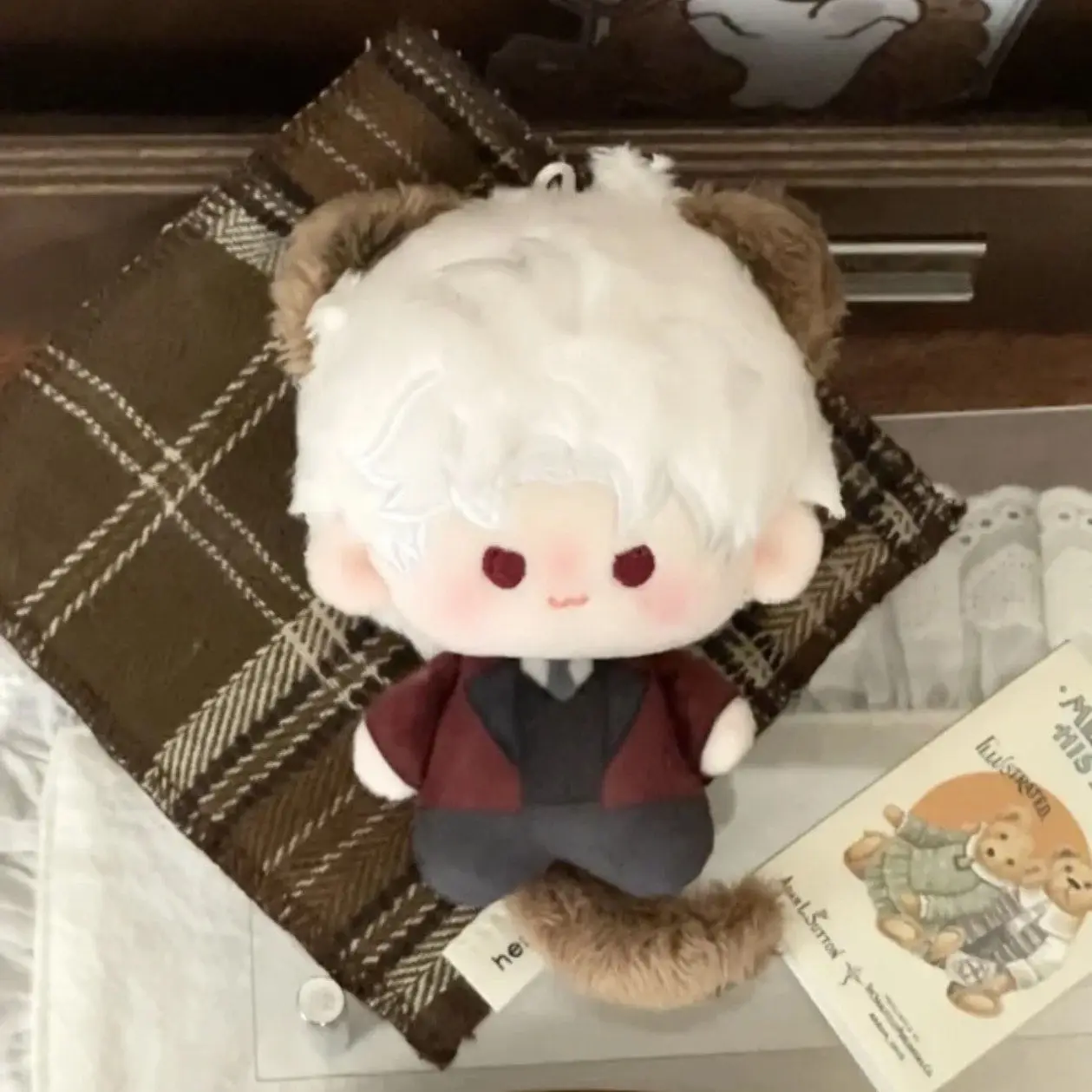 

8-сантиметровая оригинальная плюшевая кукла Love And Deepspace с кошачьими ушками, из хлопка, с принтом, игровая периферия для фанатов игр, коллекционный брелок для сумки