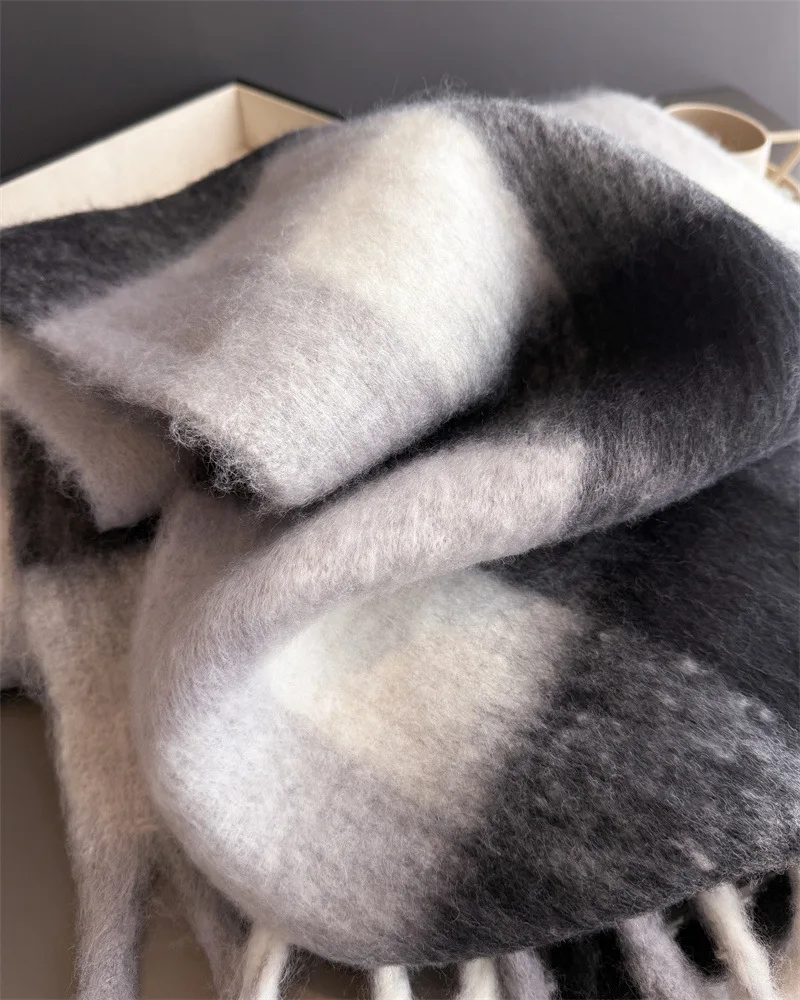 Warmer Dicker Winterschal für Damen, Mohair, Kariert, Weicher Quastenschal, Pashmina, Großer Halsdecken-Schal – Detail 4