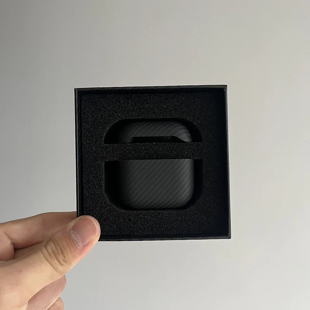 

Ультратонкий чехол для наушников 600D из углеродного волокна для Airpods 4 (2024)