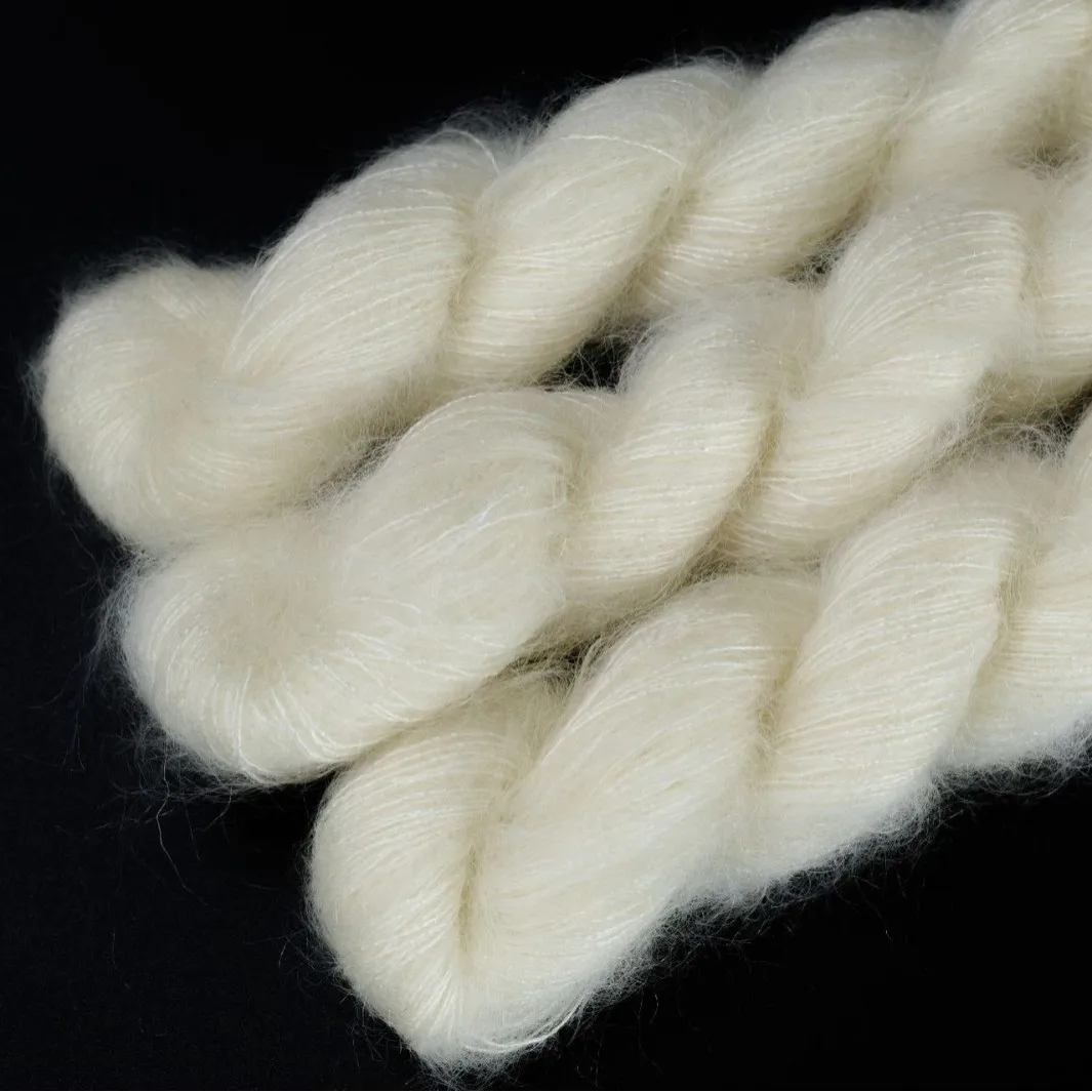 50g 550m Undyed Blank Yarn, Real Silk Mohair Hand Dye Blank Yarn, Natural White Base Yarn for Hand Dyeing DIY Knitting Crochet