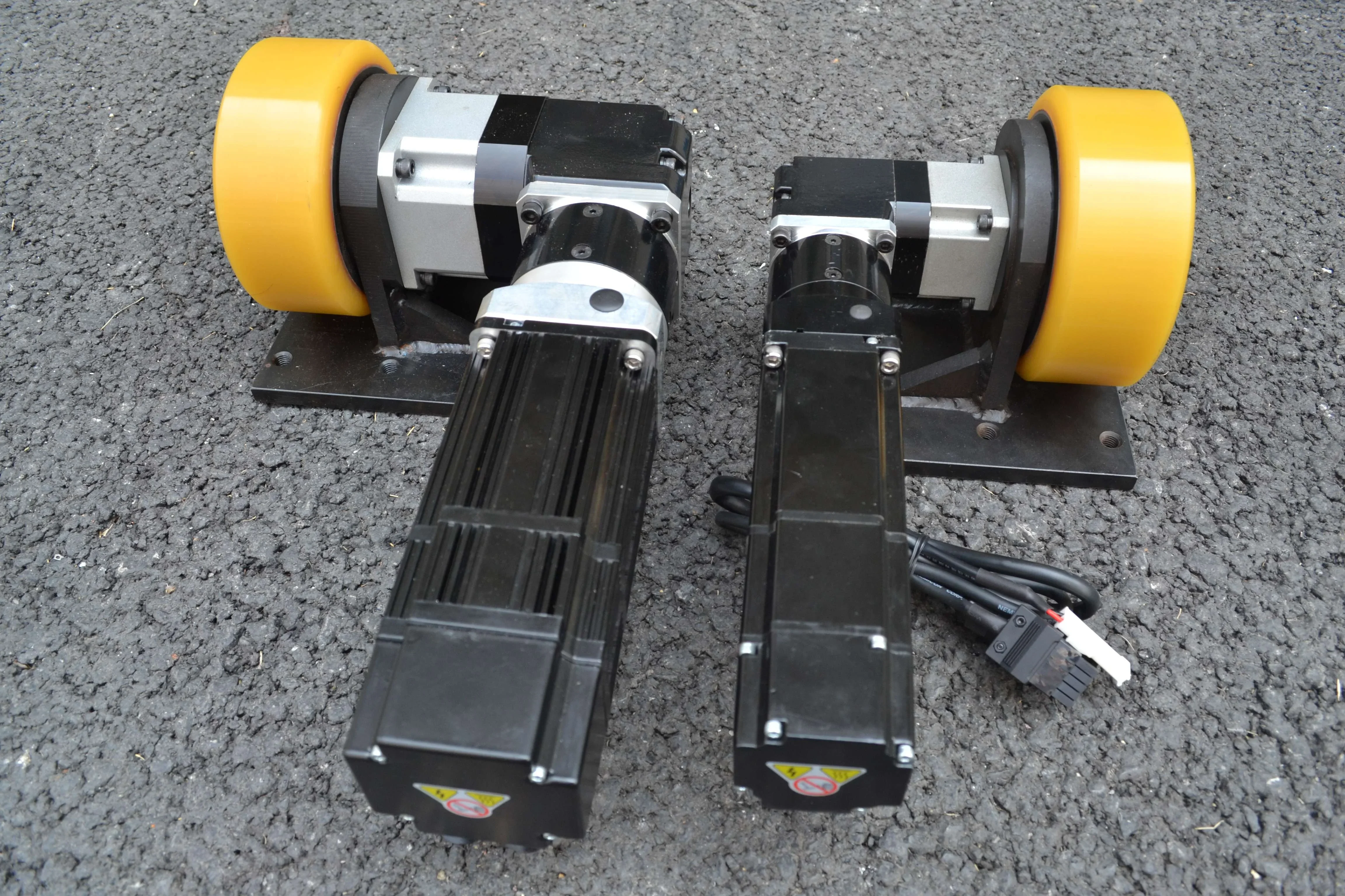 200W 24V AGV Mouse Intralogistics Automation Brushless DC Motor Differential AGV Drive Wheel Unit