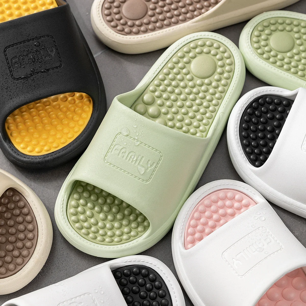 New Summer Massage Slippers Casual Couples Beach Sandals Bathroom Non-slip Indoor Slides Men Women Home Thick Sole Flip Flops