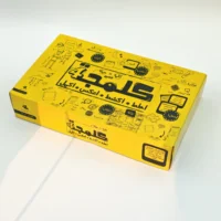 النسخة العربية من لعبة اللوحة 'جمع الأحرف الأربعة'، تعتمد على النص، مناسبة للتجمعات بين الأصدقاء والعائلة. 4