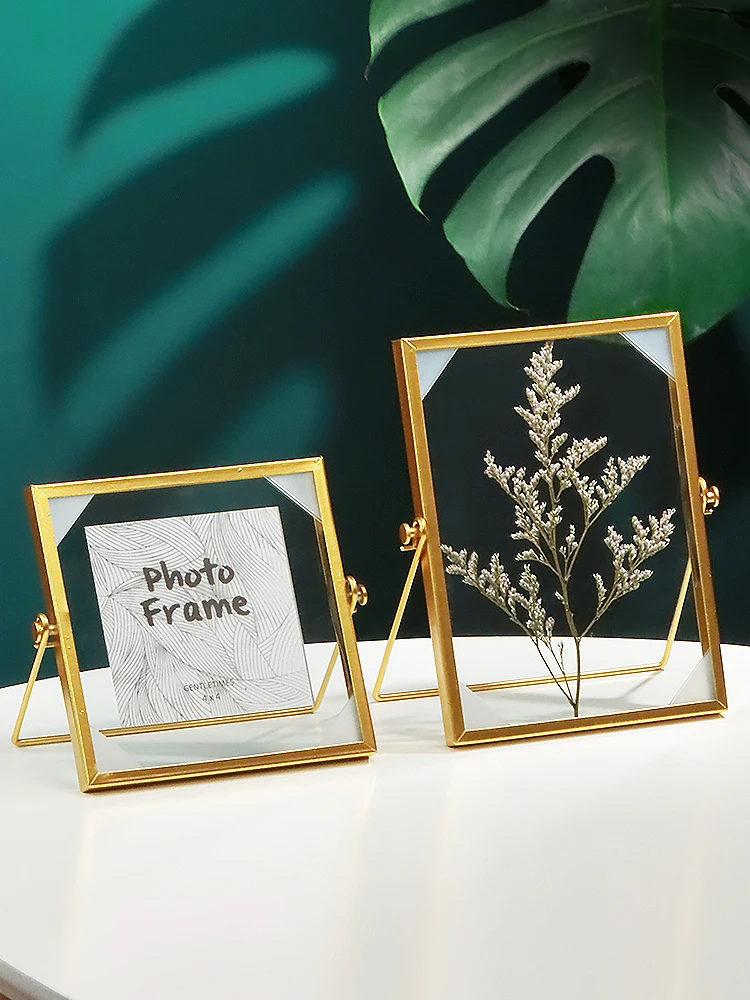 Nordic Metal Photo Frame Table 6 Inch 7 Inch Creative Plant Specimen Picture Frame Simple Glass Signature Photo Frame Ornament