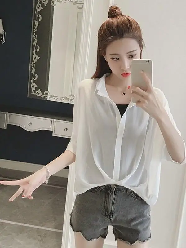 เสื้อชีฟองทรงหลวมแบบแขนค้างคาวสำหรับฤดูร้อน ช่วยให้ดูผอมเพรียว แฟชั่นสำหรับผู้หญิง คอปกเล็ก ความยาวปกติ ทรงเข้ารูป