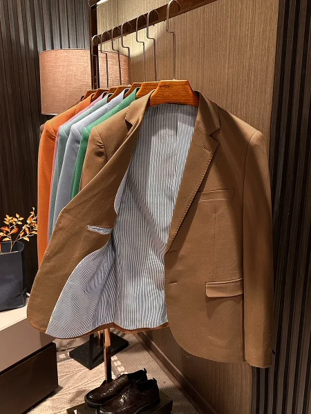 Men's Slim Fit Pure Color Small Suit Autumn Fashion New Style Three Dimensional Tailoring Available in Seven Colors Versatile