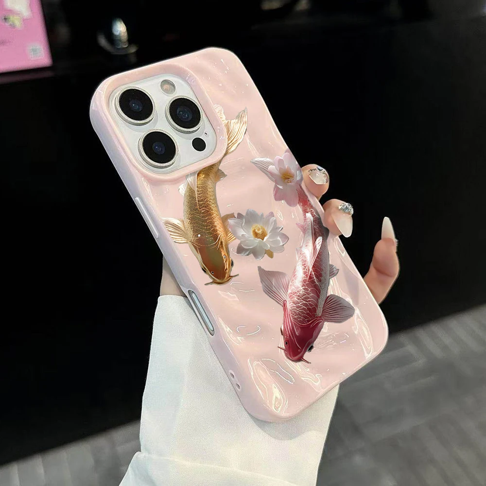 Luxuriöse Koi- und Lotus-Kollage-Handyhülle für iPhone 17 16 15 14 13 12 11 Pro Max 14 Plus 17 Air Falten-Wellen-Soft-Silikon-Cover – Detail 3