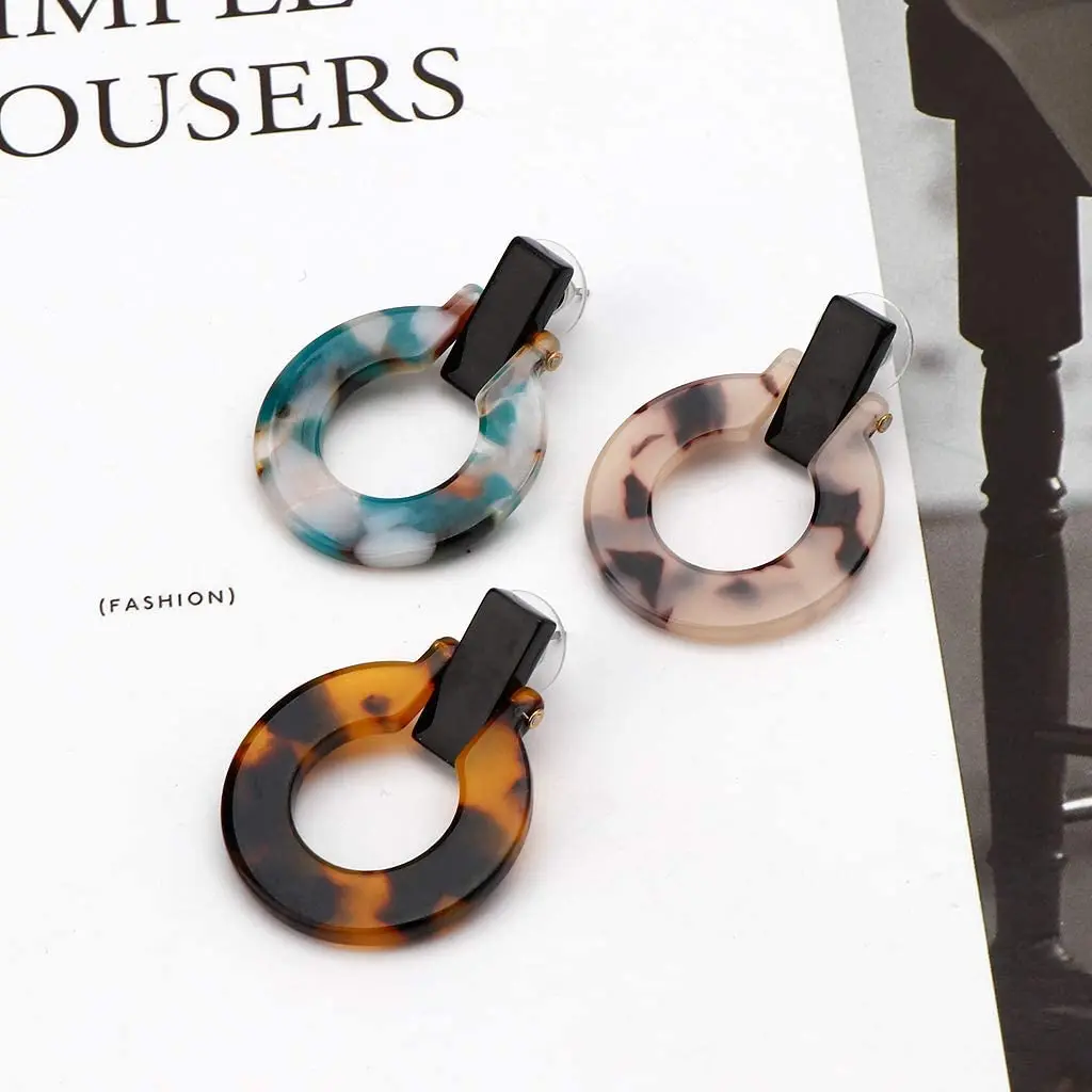 Acetate Earrings Wild Simple Circle Earrings Earrings (Random Color)