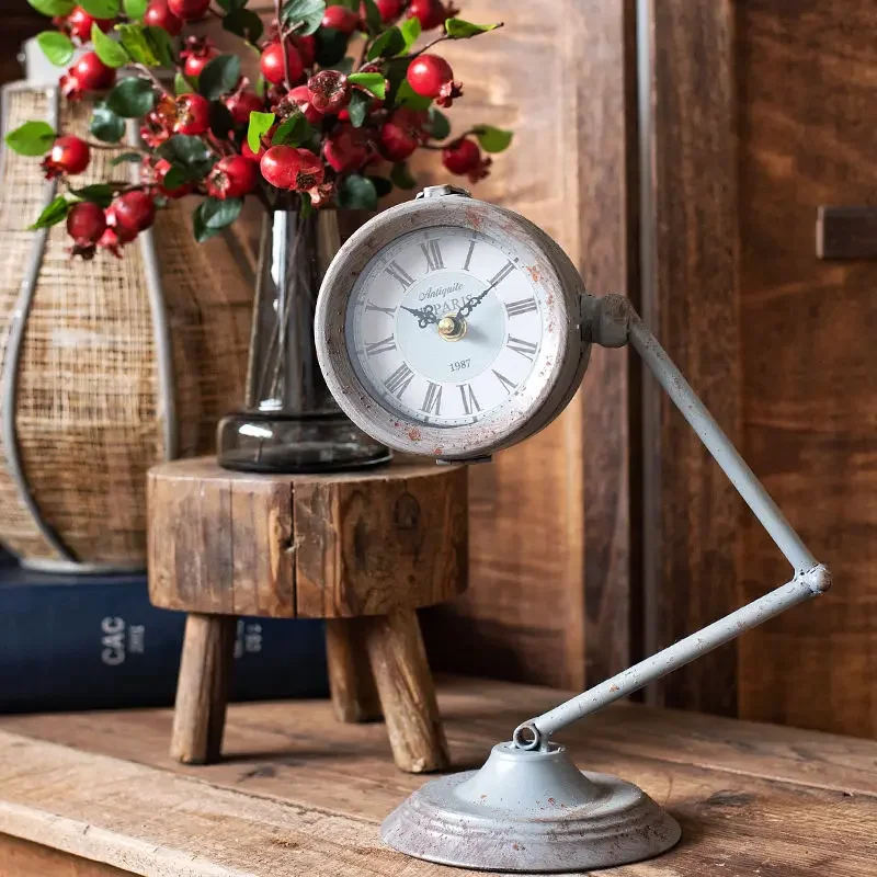 

JK Mu Space retro industrial old wrought iron long pole folding desktop extension light color decorative clock shooting ornament