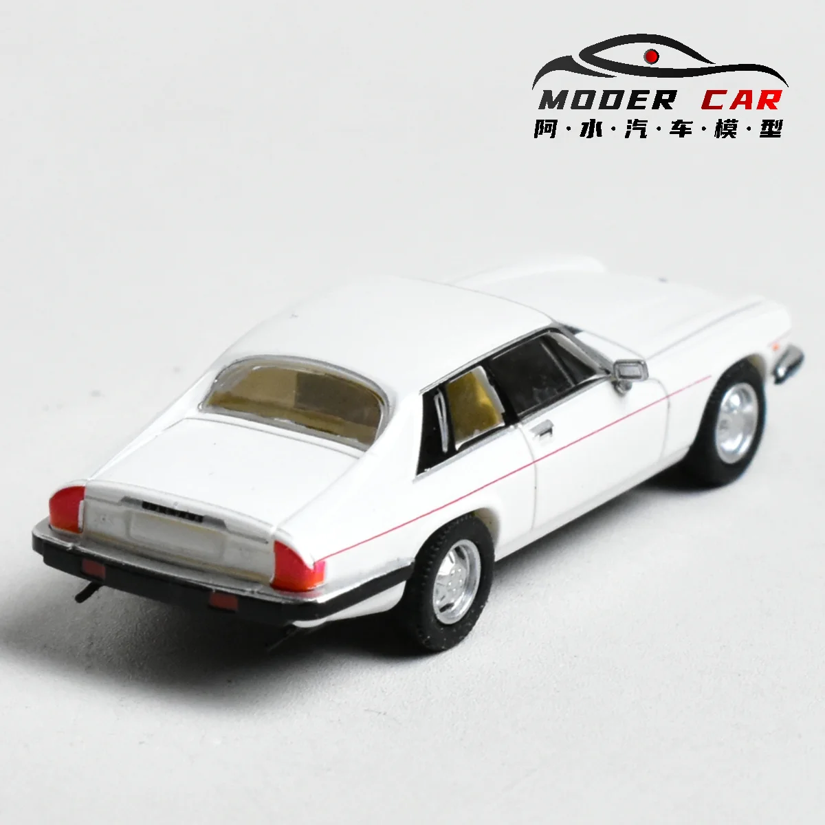 

PCX87 1:87 Display HO Jaguar XJ-S Coupe 1982 Awesome Plastic Diecast Model Car