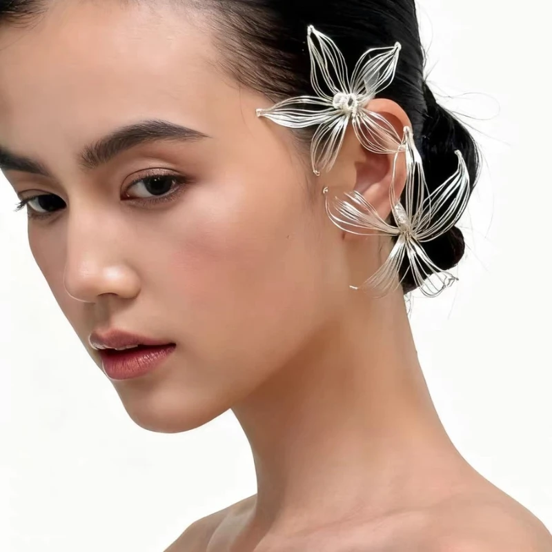 Hand-Woven Vacation Style Silver Color Iris Earrings Exquisite Metal Petal Pendients Earring Women New Jewelry Gifts