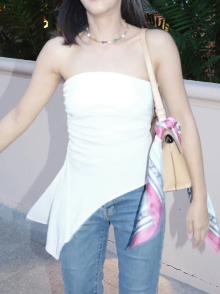 بلوزة HXAO للسيدات ذات ثنيات وكاميس باللون الأبيض قطع علوية ضيقة للسيدات بدون أكمام ورقبة رسن بلوزة أنبوبية