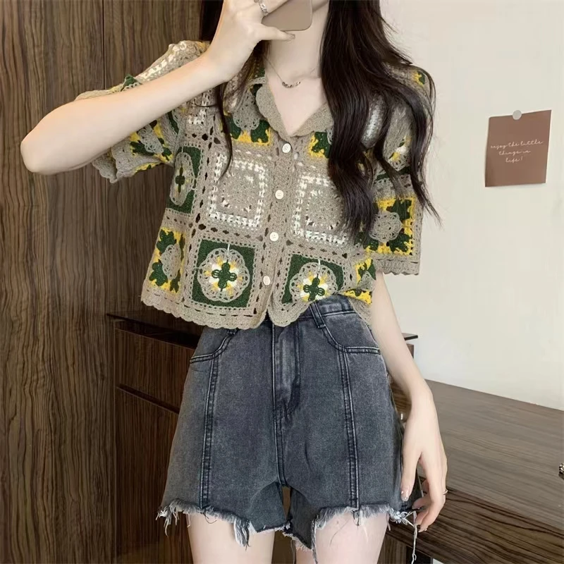 OUMEA Women Cotton Crochet Tops Floral Embroidery Button Up Knit Tops Summer Vintage Grandma Style Tops