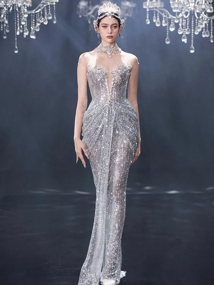 

A new fish-tail style banquet and elegant toasting light luxury dress