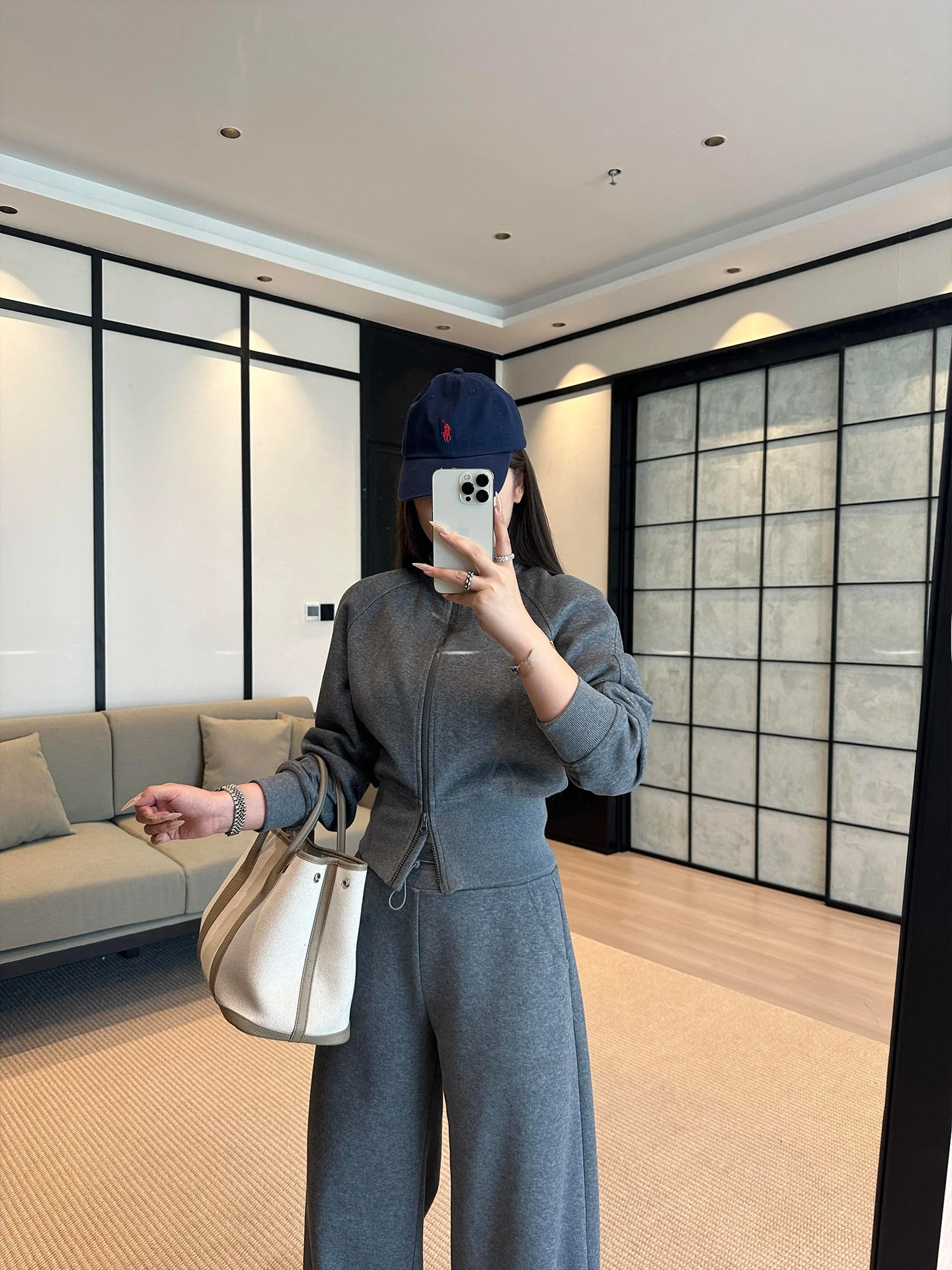 

Комплект LingJust Early Morning Train Set: свитшот с длинными рукавами и брюки с высокой талией, из полиэстера и хлопка, для отдыха и сна.