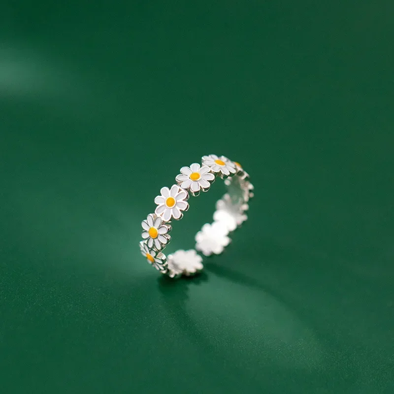 Small Daisy Ring Sen Tie Small Fresh White Flower Drops Glue Ring Korean Version Feminine Hand Jewelry Rings for Women