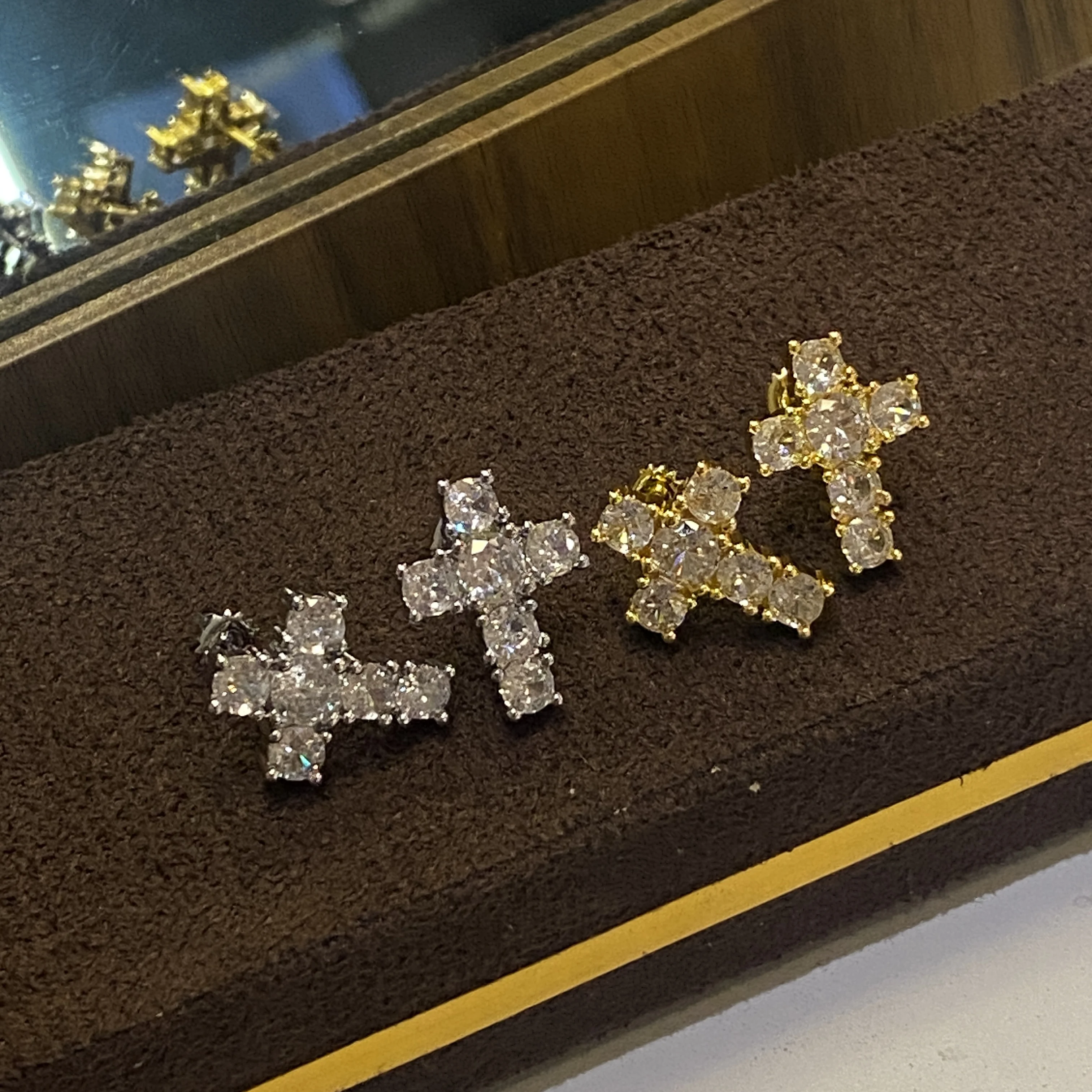 S925 فضة الصليب القوطية أقراط 2025 الاتجاه أقراط مويسانيتي المرأة مجوهرات الأزياء الصغيرة هدايا الحفلات اكسسوارات #3