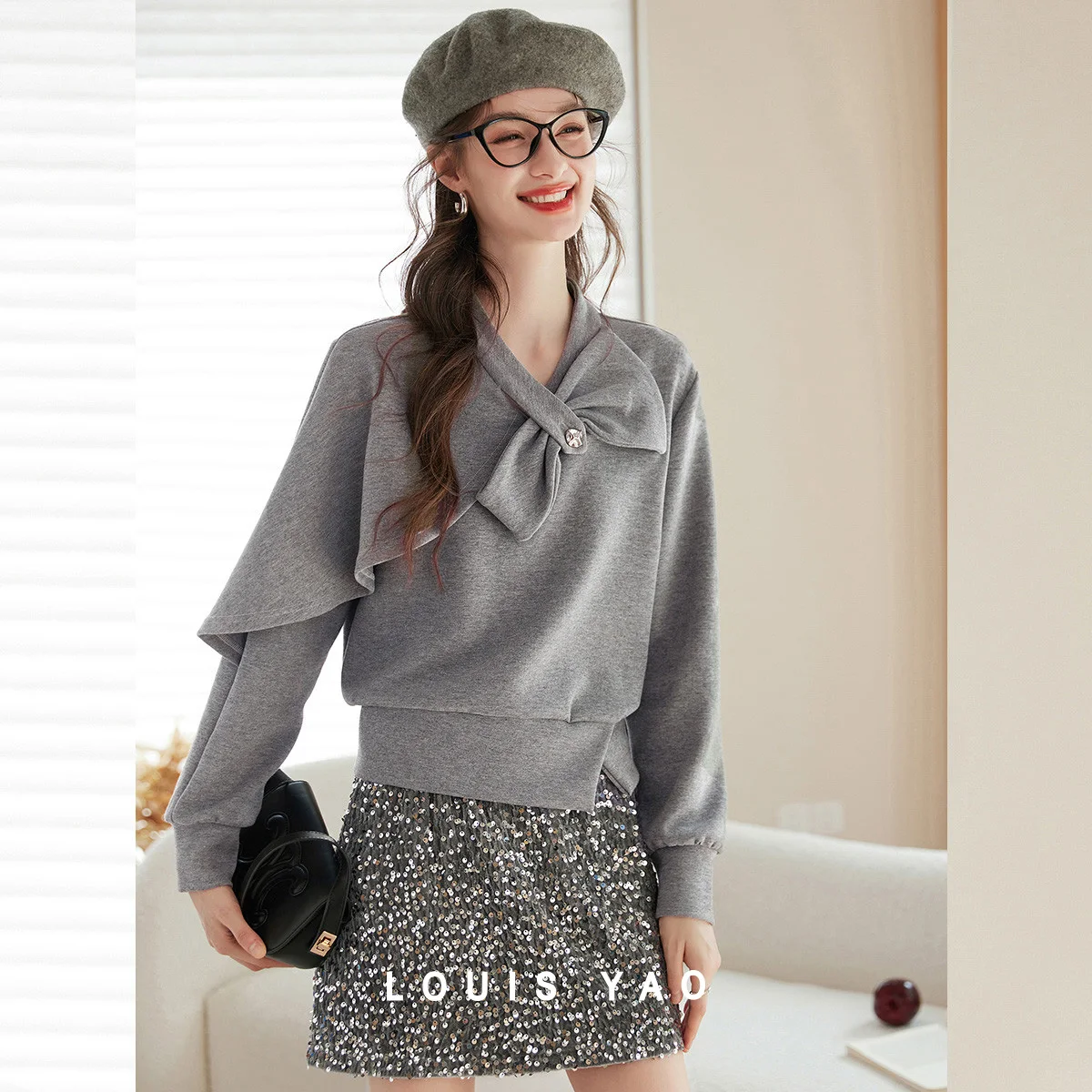 

Bow-shaped Design Placket Sweatshirts 2025 Autumn Fashionable and Elegant Women's Top Half-shoulder Women's Sweatshirts