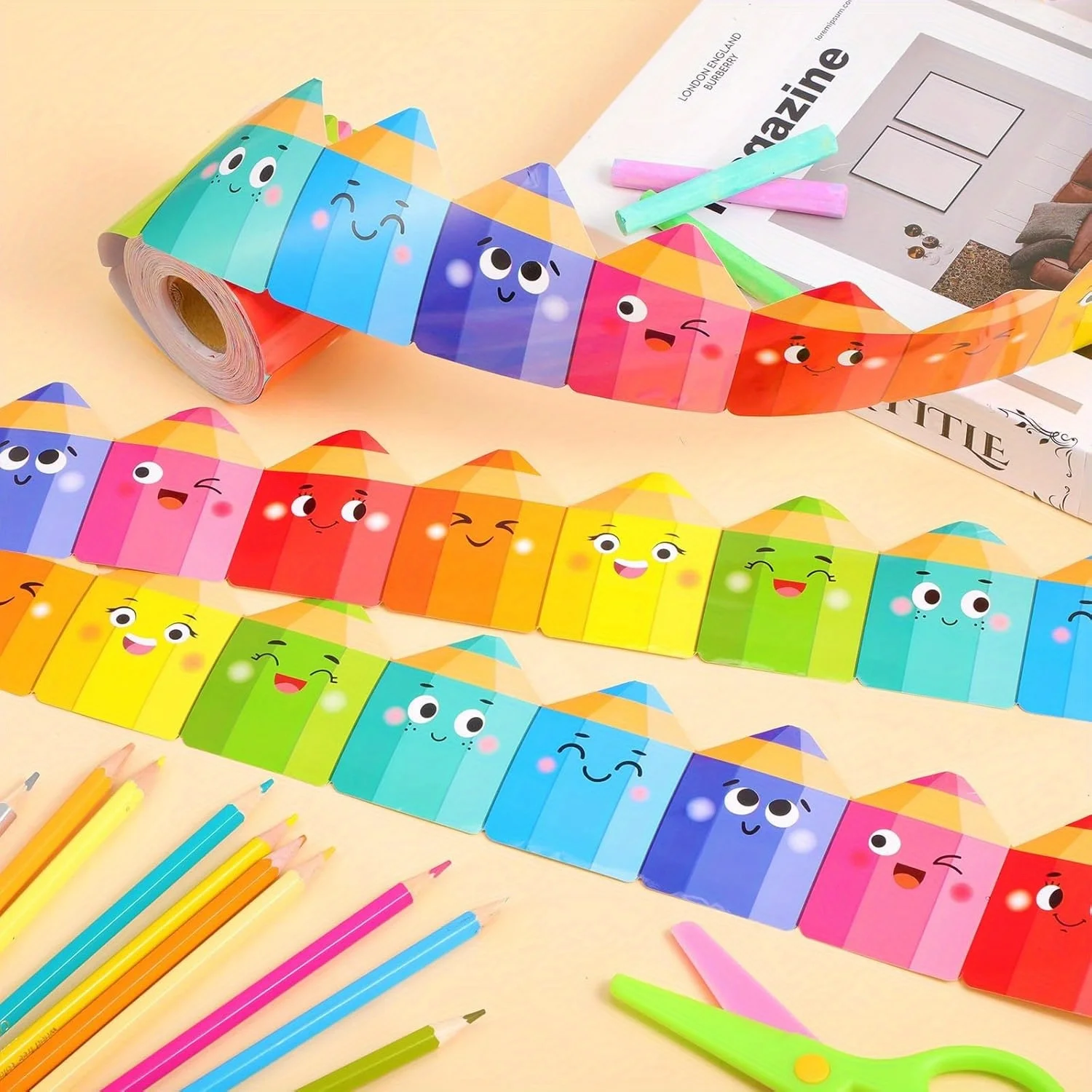 Zelfklevende prikbordrand met expressieve ogen, neus, mond Klas prikborddecoraties, feestdecoraties