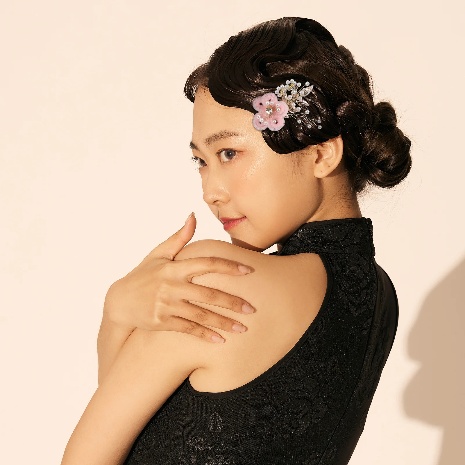 

4pcs Flower Clip Fake Pearl Leaf Design Wedding Bridal Hair Accessories For Women Handmade Floral Hairpins Styling For Updo