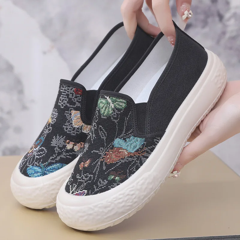 

2024 Spring and Autumn New Embroidered Single Shoes Canvas Shoes Leisure Ethnic Style Soft Sole Cake Shoes with One Step