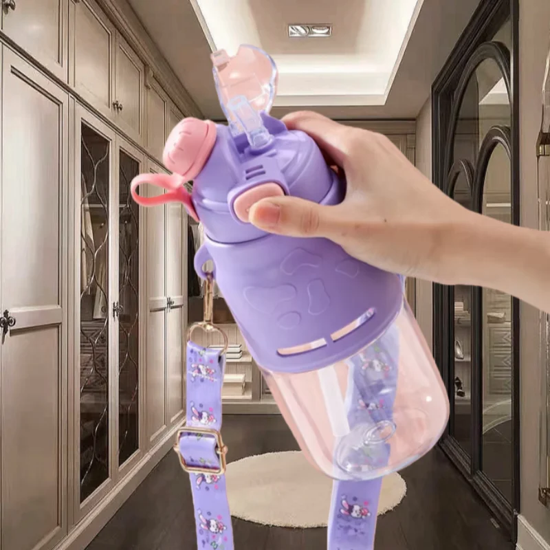 سعة كبيرة 750 مللي كوب بلاستك الأطفال الصيف الرياضة كوب ماء المحمولة حزام الكتف كوب بقشة