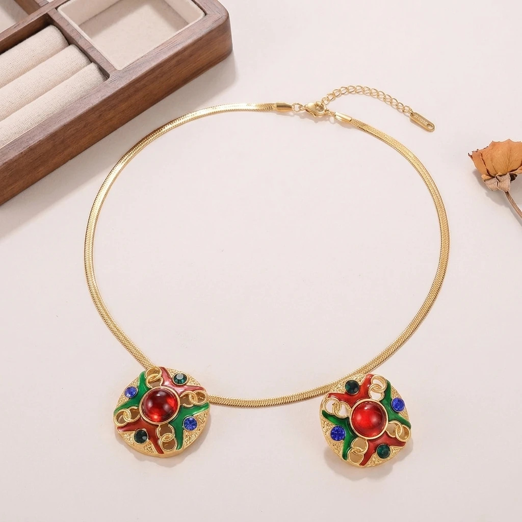 

French Retro Gold Plated Herringbone Snake Chain Choker Red Green Enamel Cabochon Pendant Necklace Set Women Jewelry