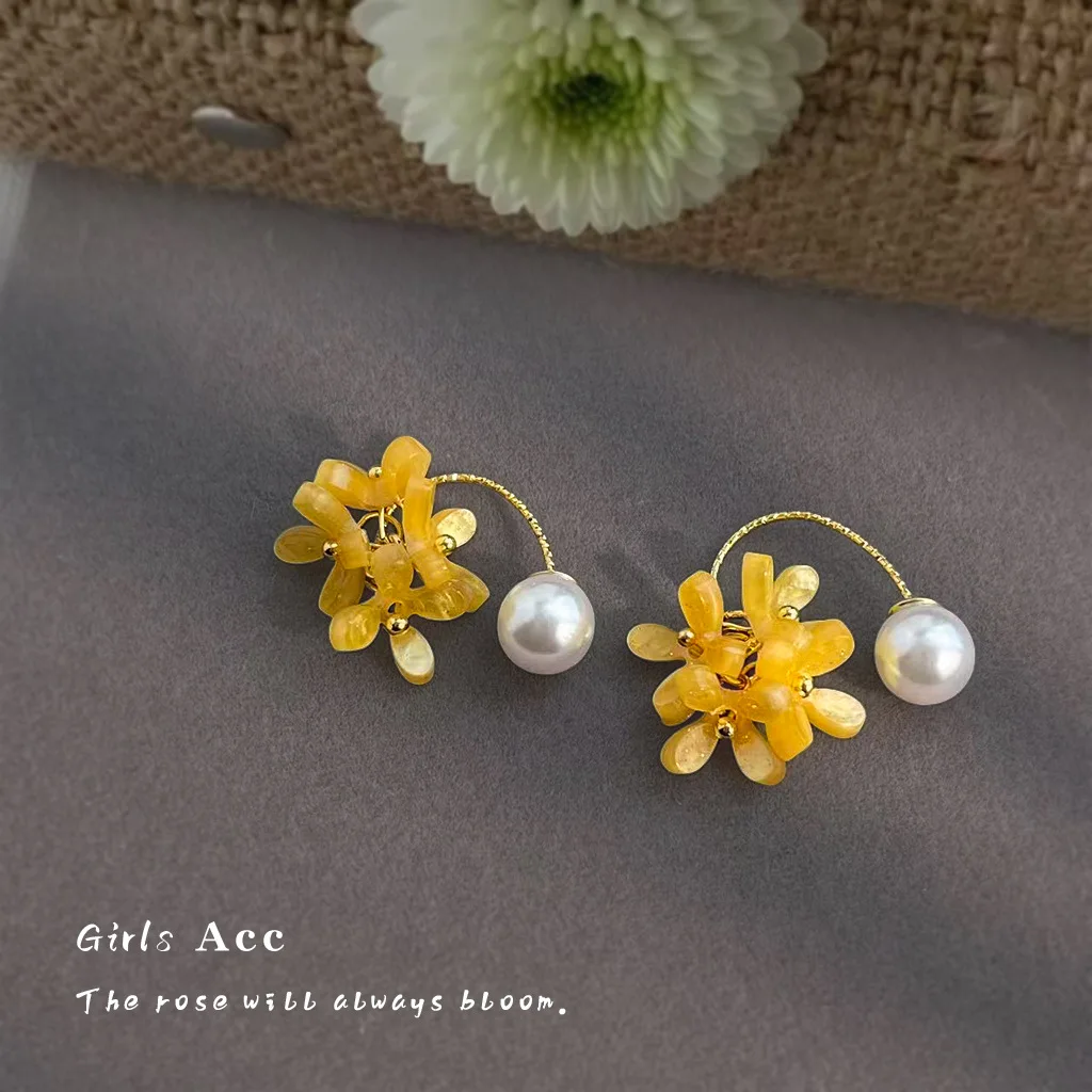 

Simple Fashion Commute Handmade Drop Earrings Korean Flower Cluster Tassel French Gentle Sweet Temperament Pearl Floral Earrings
