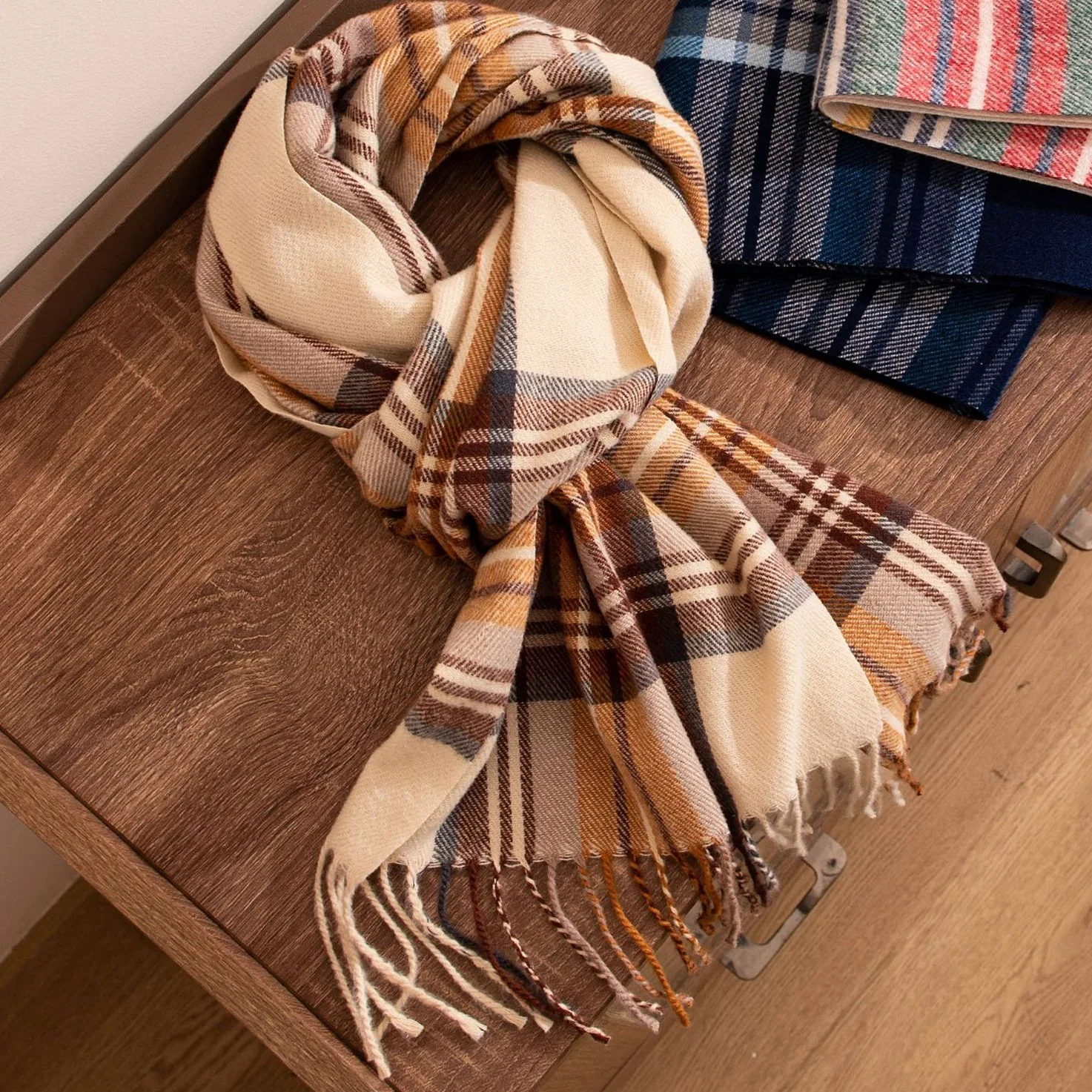 Maillard Scarf Women's High-end Sense Versatile Thickened 2026 Autumn and Winter Splicing Warm New Plaid Scarf Dual-purpose