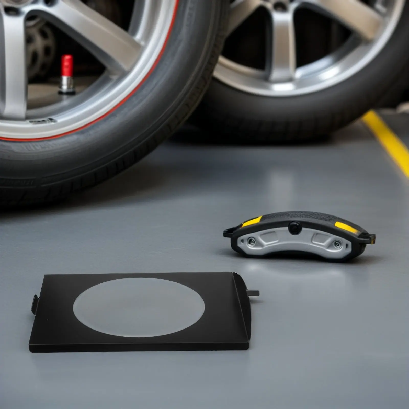 2個入り、後部座席用スピーカーブラケット。スチール製で、車載用アダプターリングとして使用。後部座席に取り付けてスピーカーを固定するためのカーラック。