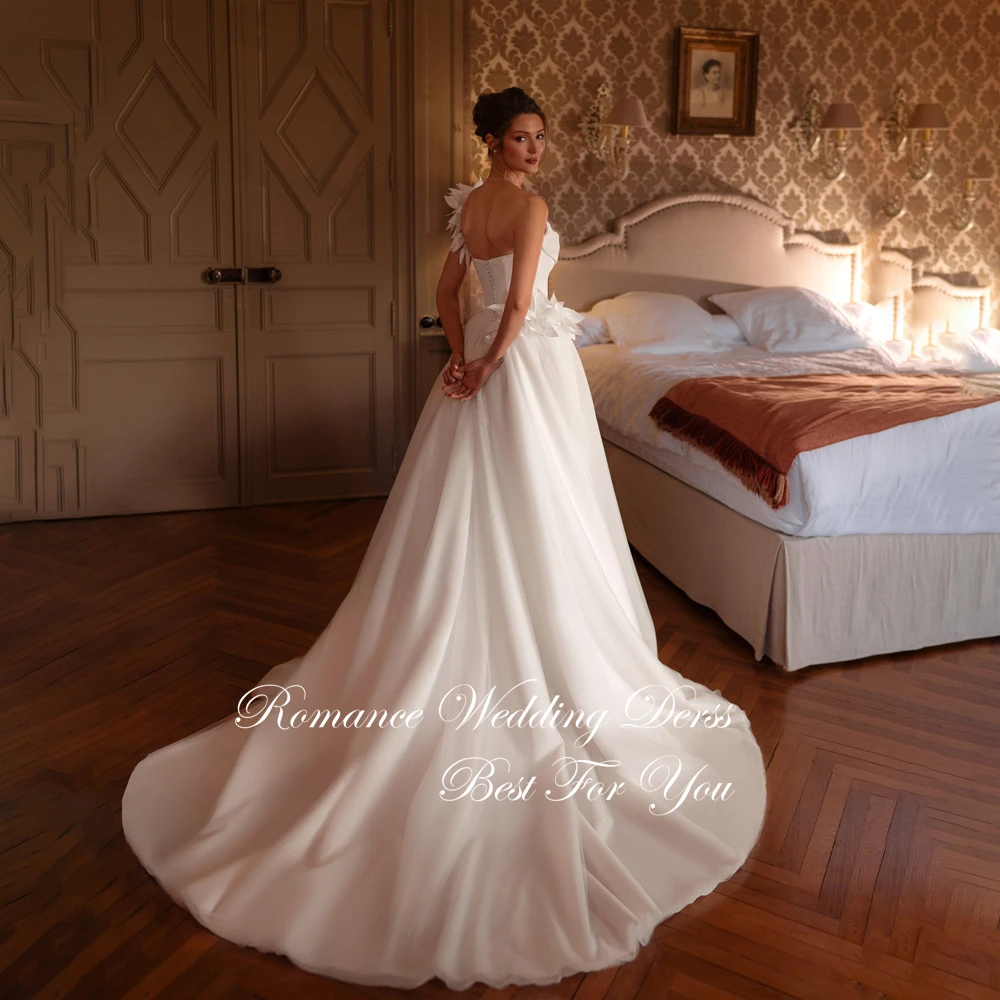 Abito da sposa classico a pieghe con fiori a trapezio 2026 Sweetheart senza maniche con una spalla aperta sul retro Tulle Abiti da sposa personalizzati