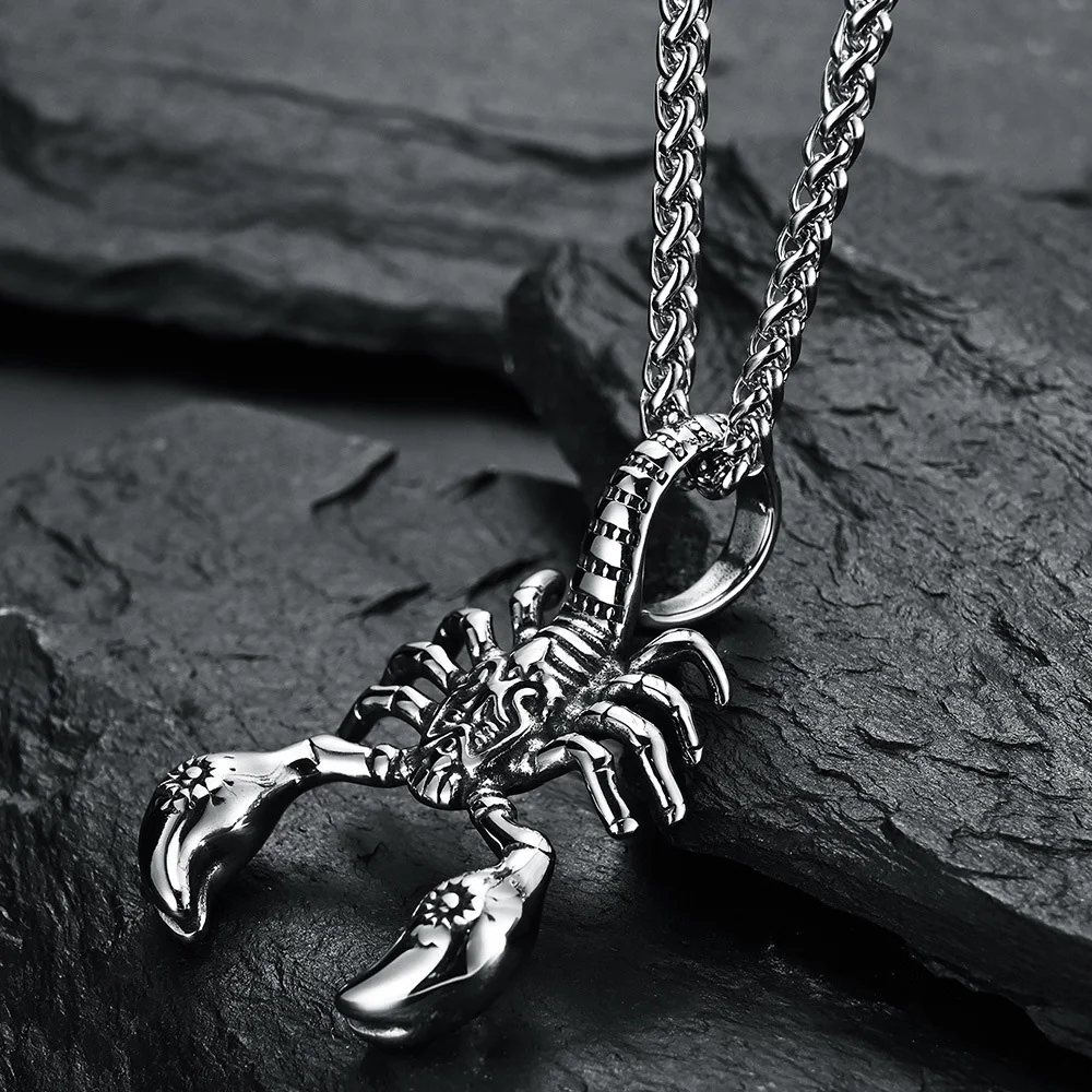 Gothic Retro Scorpion Pendant Necklace Punk Hip Hop Animal Insect Scorpion Stainless Steel Biker Necklace Men Jewelry Gift