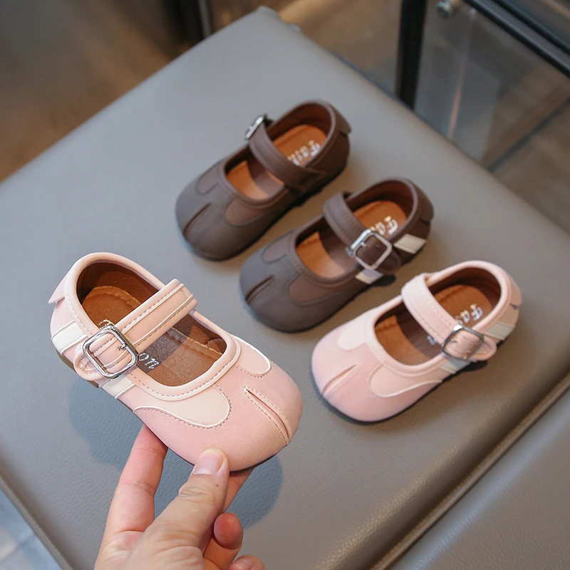 

2025 Girls Marie Janes Flat Sandals Children Sport Sneaker Trend Autumn Loafers Casual Shoes Comfort Soft Leather Zapatillas