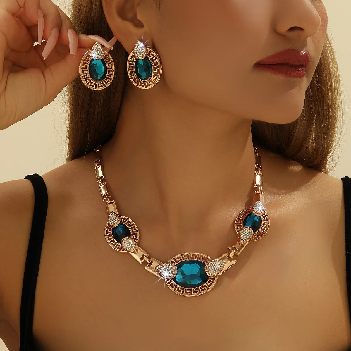 

Luxury Custom Rhinestone-inlaid Blue Crystal Necklace Earrings Wedding Party Jewelry Set for Women
