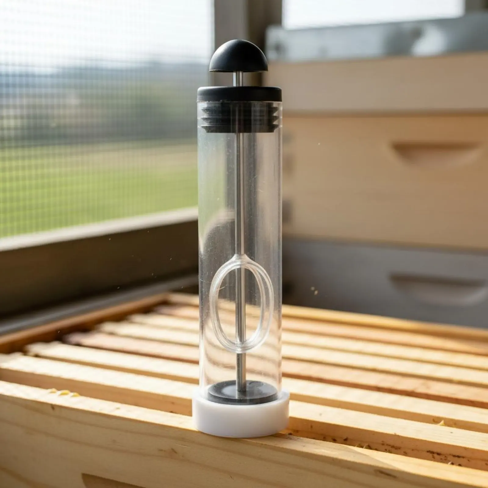 Queen Bee Marking Bottle Easy to Use Queen Bee Marking Enclosure Beekeeping Supplies Transparent Design for Beekeepers