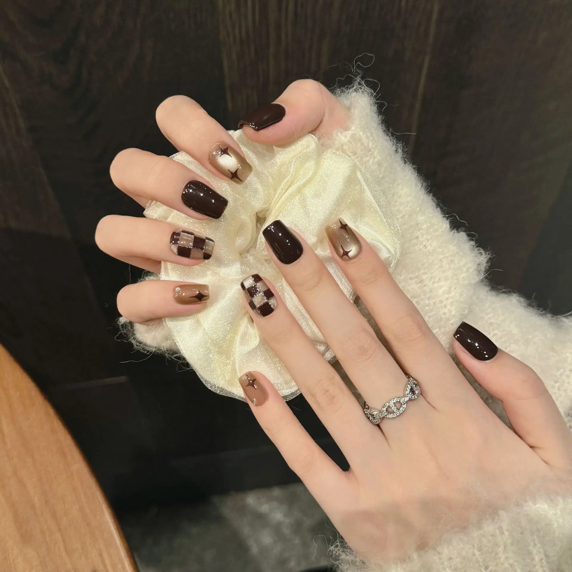 10pcs Handmade Pressed Short Square Nails Art,Maillard Checkered Cat's Eye Shiny Stars, Nice Fake Nails,Suitable For Women