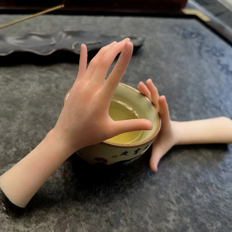 1 Pair Mini Silicone Hand Model Reduced Scale Cute Little Hand Fetish Play Girl Simulation Hand Mold Shooting Props XIAOSHOU