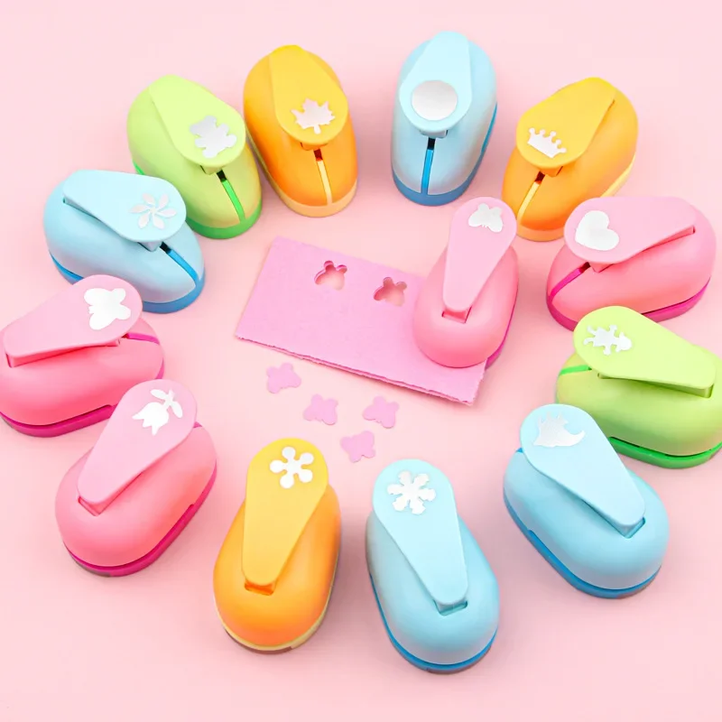 1Pcs Medium Size DIY Foam Maker Craft Art Hole Punch Paper Shaper Puncher Kids Scrapbooking Paper Punch Shape Randomly