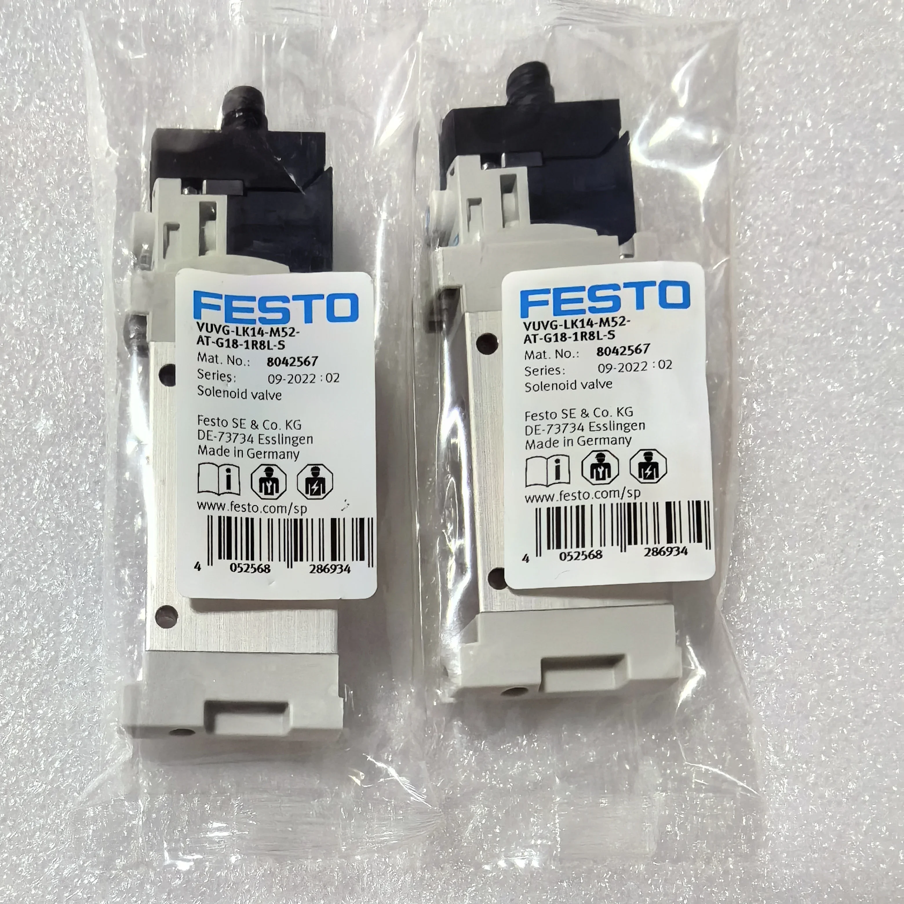 

Brand new original solenoid valve VUVG-LK14-M52-AT-G18-1R8L-S 8042566 8042567 8042568