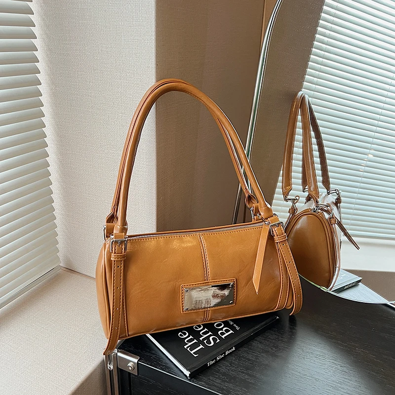 

Ladies Fashion Underarm Bag Single Shoulder Handbag Commuter Bag Stylish Ladies Handbag for Work And Daily Use