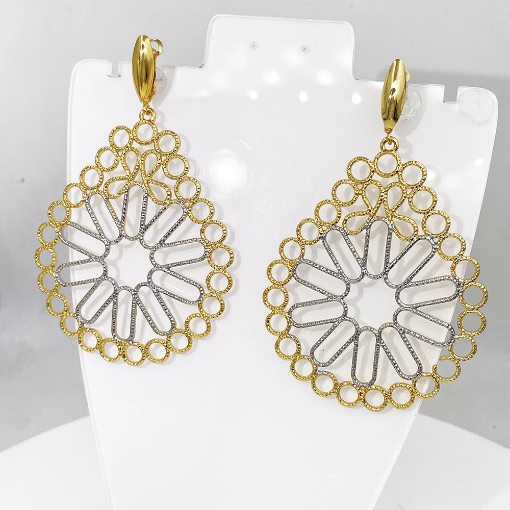 GZJPEI Ausgehöhlte Große Tropfenohrringe Zweifarbige Geometrische Hängeohrringe für Damen Mode Party Schmuck Geschenk 2026 Neu Trendig – Detail 4