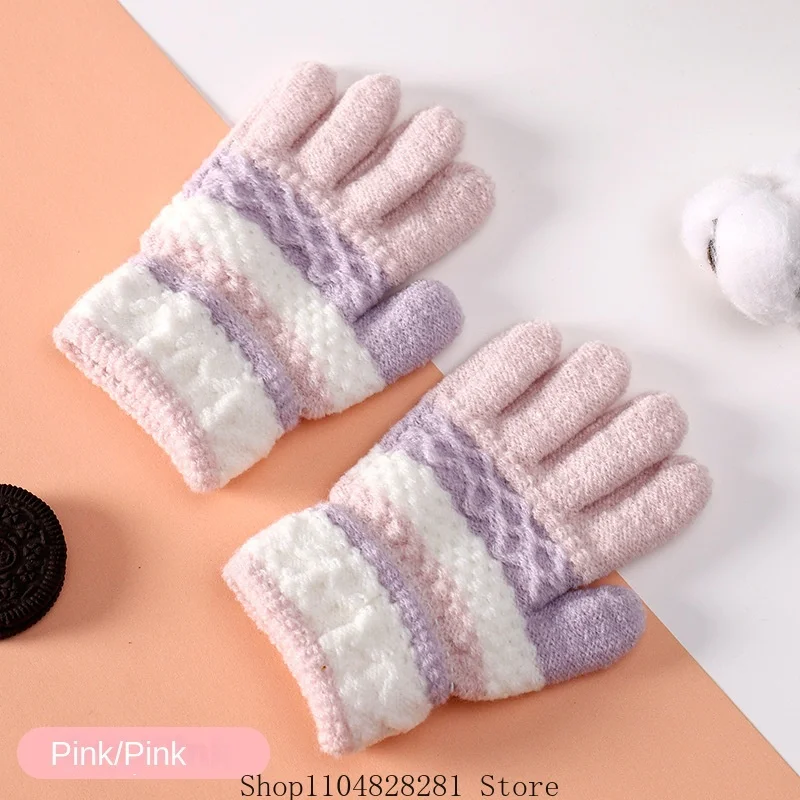 قفازات دافئة للأطفال لخريف وشتاء 2025 بعمر 3-8 سنوات للأولاد والبنات قفازات سميكة مخططة محبوكة كاملة الأصابع