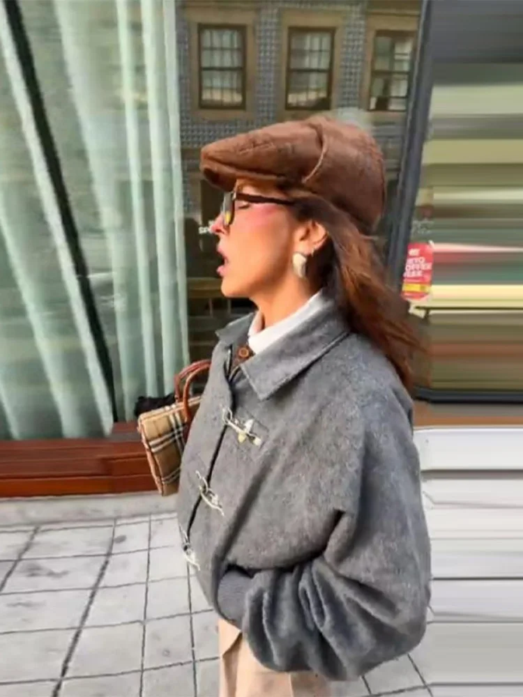 Рисунок 2 - Женская винтажная однотонная куртка