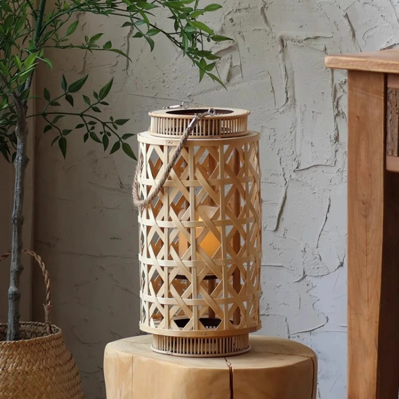 

Новый бамбуковый тканый фонарь в китайском стиле, креативный подсвечник, ваби-саби, декор стола для гостиничного шоу, роскошное освещение двора