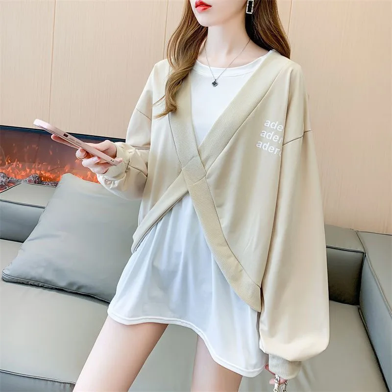 

New Spring and Autumn Fashion Trend Korean Edition Fake Two Piece Loose Casual Splice Small and Slim Women's Long Sleeve Sweater