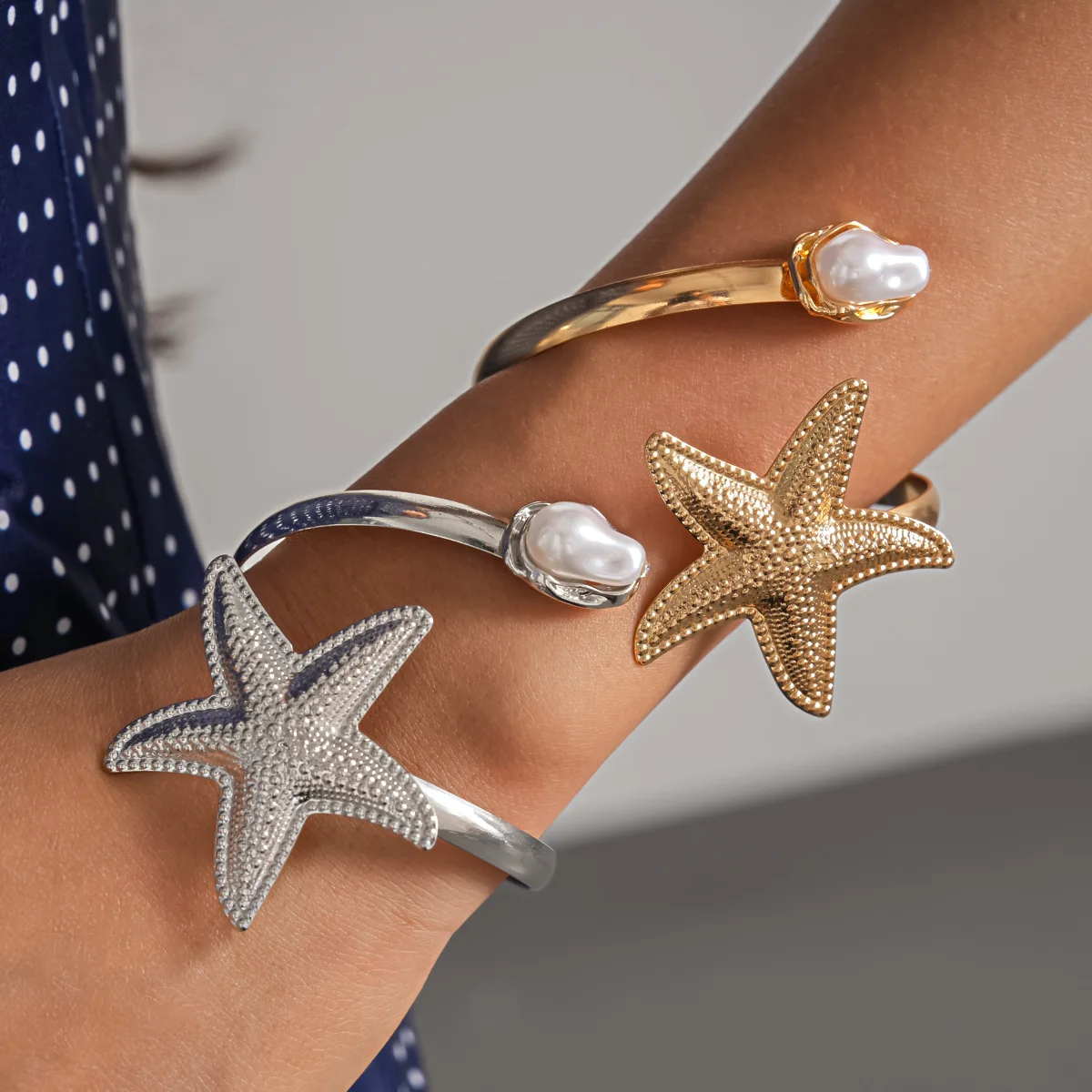 Ocean Themed Golden Starfish Upper Arm Cuff Bracelets for Women Baroque Imitation Pearl Armband Bangles Beach Holiday Jewelry K