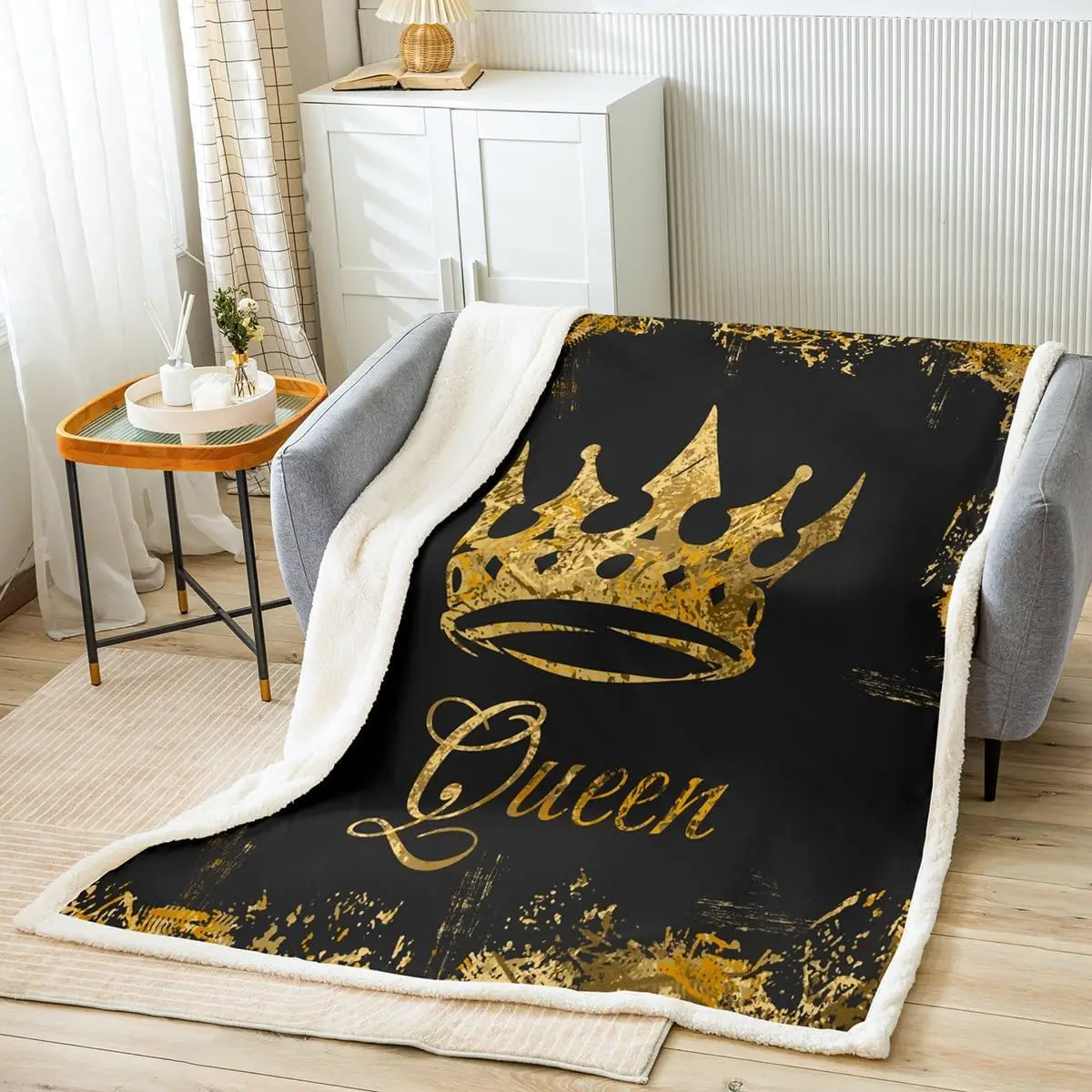 

Feelyou Crown Queen Fleece Throw Blanket with Golden Crown Modern Luxury Plush Sherpa Blanket for Kids and Toddlers Fuzzy Throw